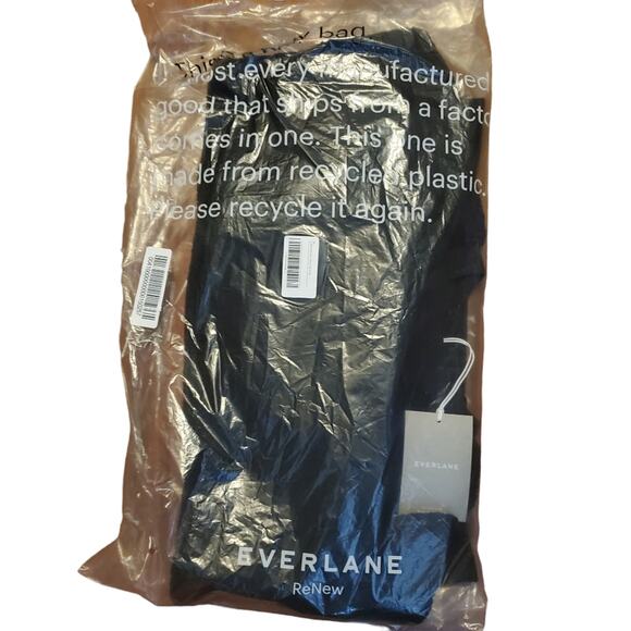 Everlane The ReNew Fleece Oversized Crew Black Small NWT Teddy Sweatshirt - Picture 9 of 16